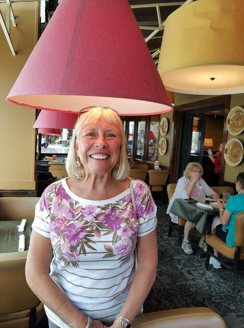 Jean getting lit at Ruby Tuesday's