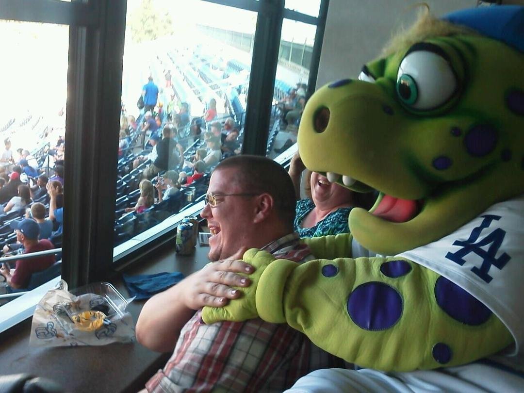 Aftershock and sean made friends. Cute huh!!!