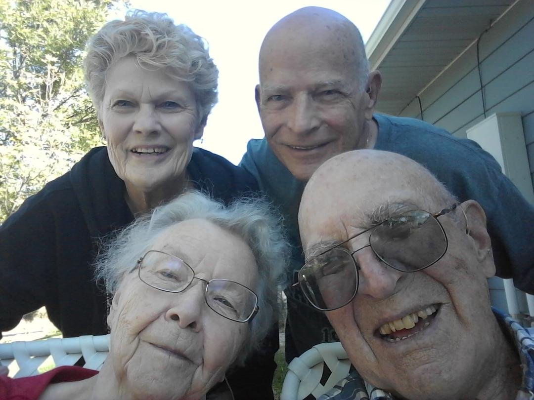 On our way to Arizona for the winter we made a side trip to see our special friends in Hay Springs, Nebraska. Lloyd & MaryAnn Hunzeker. Their smiles, humor and positive attitude is as good as ever. We had a wonderful vis