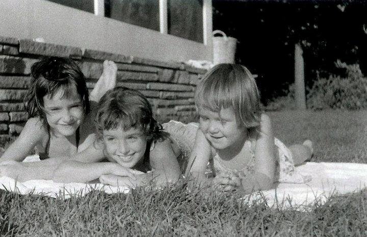 Kathy McAlpine (cousin), Fran McAlpine (sister), Margo McAlpine (cousin).