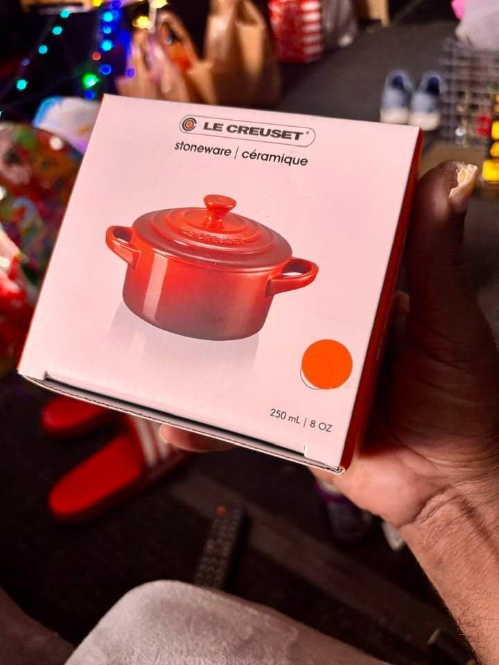 Damn Amazon, I ordered a 8qt Dutch Oven, Not a 8 OZ one… 😂 Itty-Bitty Pot.. lol