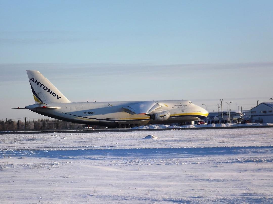 Huge cargo plane, YZF