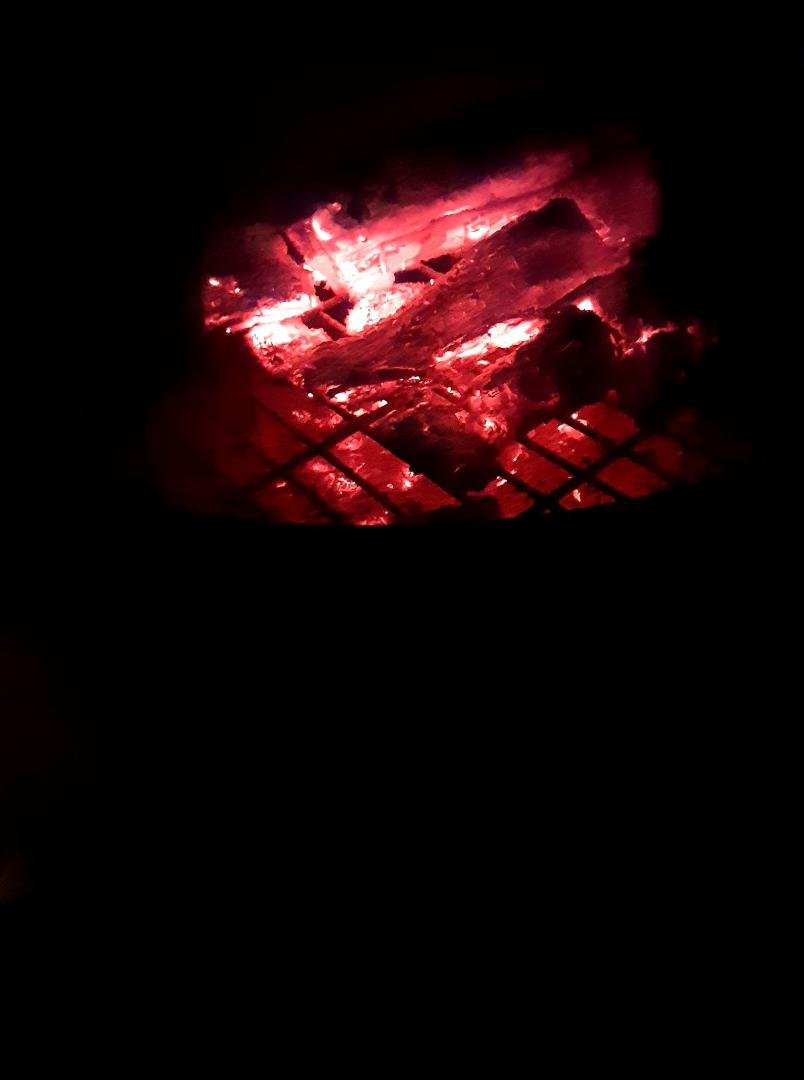 This is a fixin ta godda bed fire.