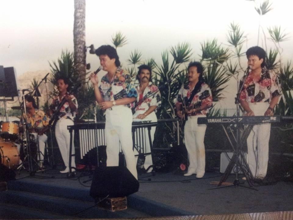 Kona Winds at Sheraton Waikiki Poolside Hawaiian Show