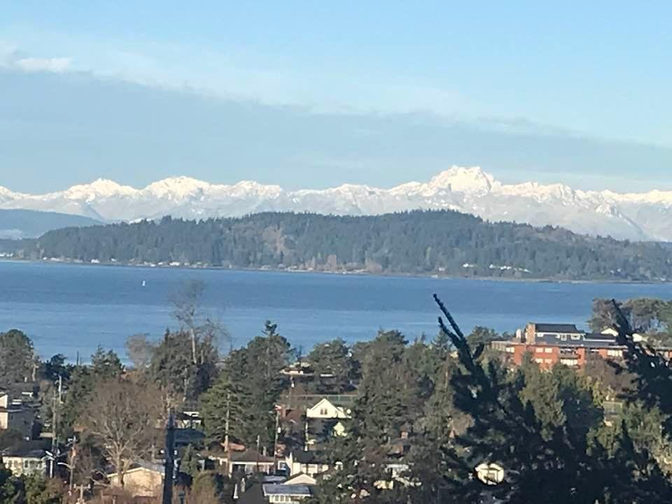 Olympic Mts were beautiful from our deck here in West Seattle…Alki