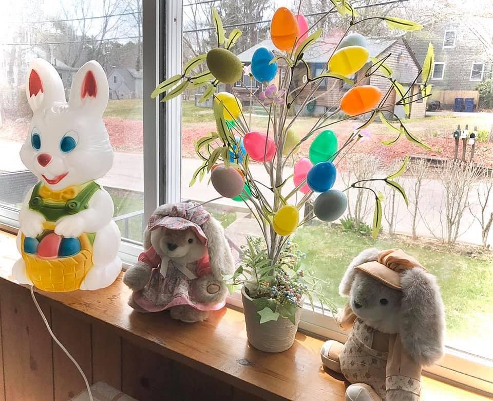 Happy Easter from Buzzards Bay to all our family and friends 🐰💐