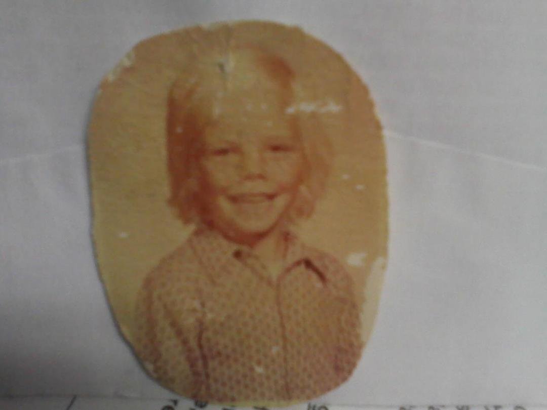 this is my brother Steve Howdyshell, and today is his birthday. HAPPY BIRTHDAY!! i love you.