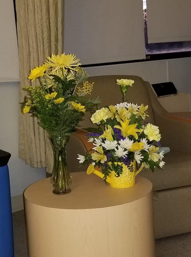 Beautiful yellow flowers from John Adam Turcich & Emily Cooper-Turcich and all of my siblings & my mother😘😘😘