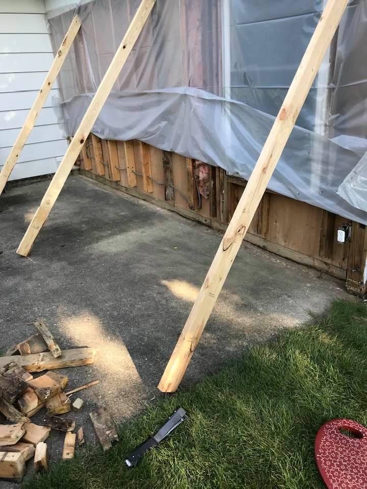 Ok, I have the first phase completed, now have build a frame to create the cement wall of 31/2 in height then lay the pressure treated 2x4 on that!