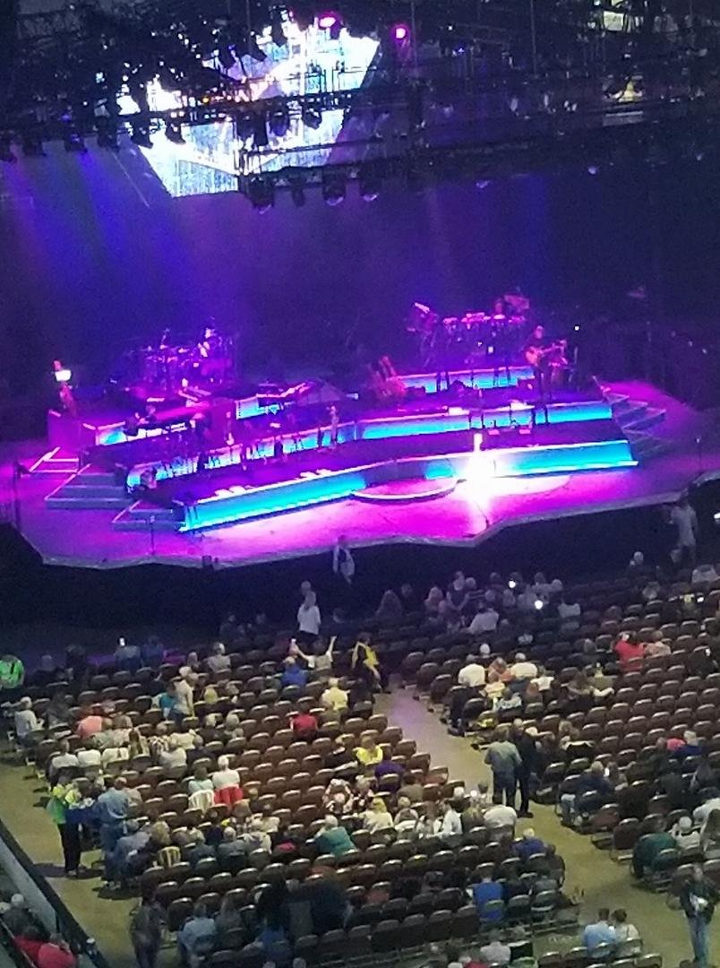 Neil Diamond...T minus 30 minutes
