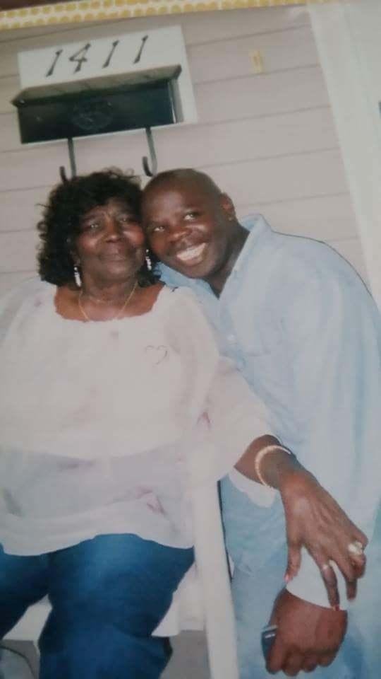 Lamour Taylor's album, Mobile Uploads
