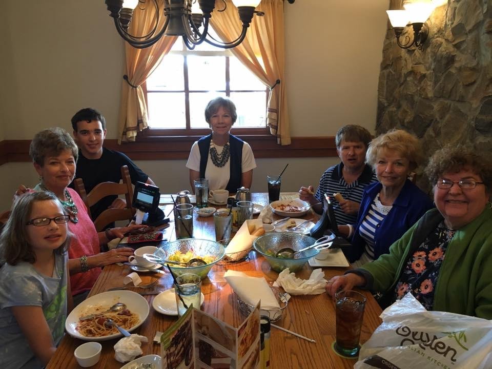 Drove all the way to KS City to have lunch with a loving family. Happy Birthday Mary, Janie and Judy