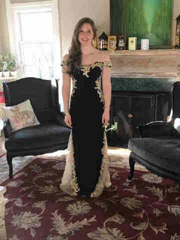 Katelyn going to the senior prom in Nashville, TN area.