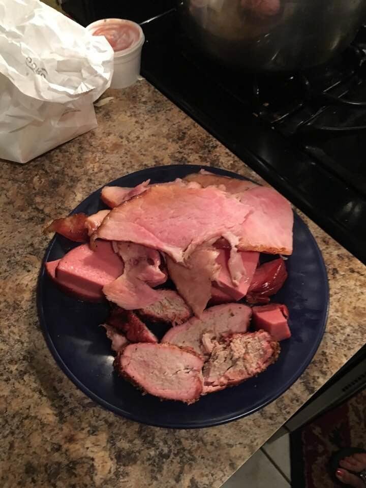 My neighbor just brought me some tenderloin, ham and bologna!!!😁