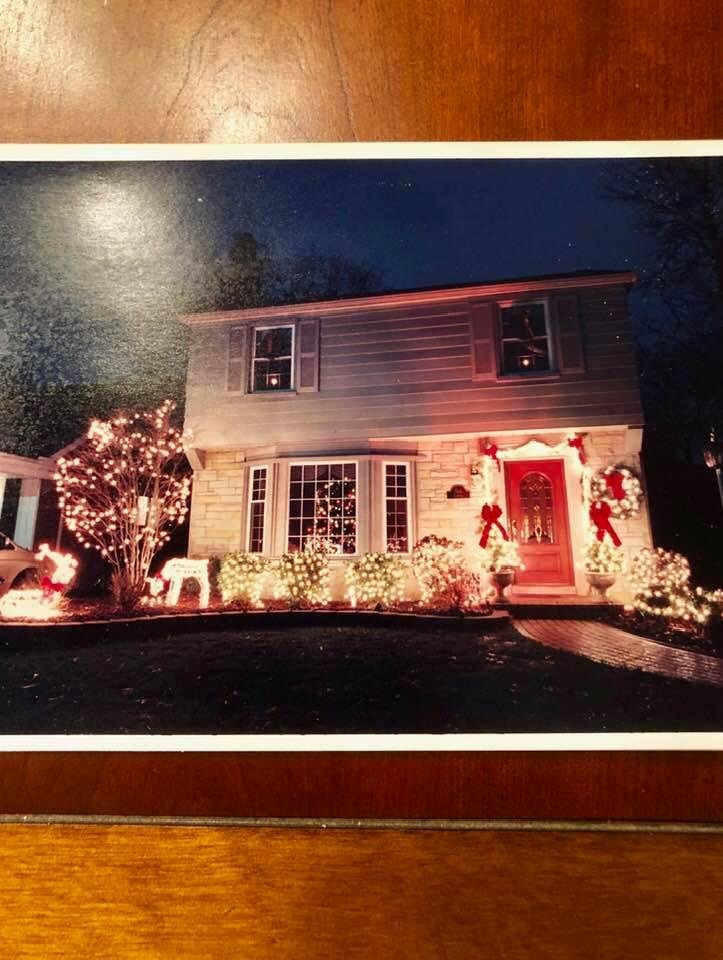 This was the last Christmas in my Dearborn, Michigan home. Oh what memories that are forever in my heart ❤️❤️