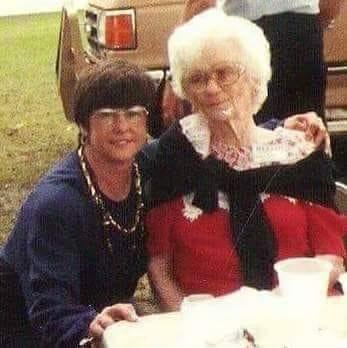 I am asking people, who love their Momma to join the challenge of posting a photo. Just one photo of your mom, no description. The goal is to flood Facebook with positive photos of love instead of negativity.
Copy the text 