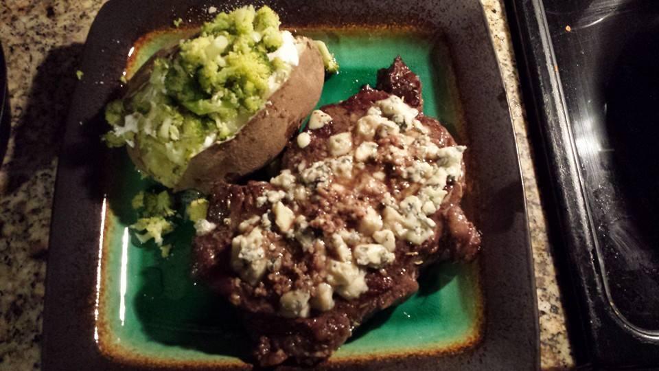 My vegetarian dinner is ready....see the broccoli and potatoe