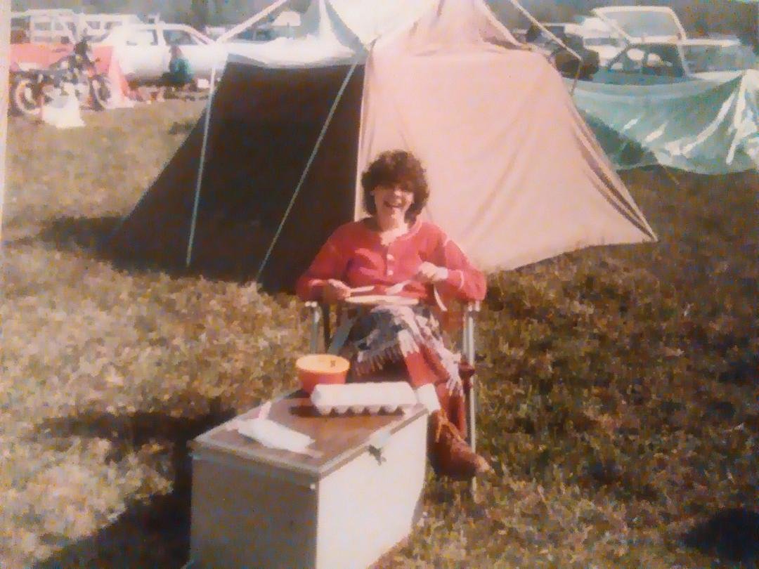 Who's this cute little hippy chick.