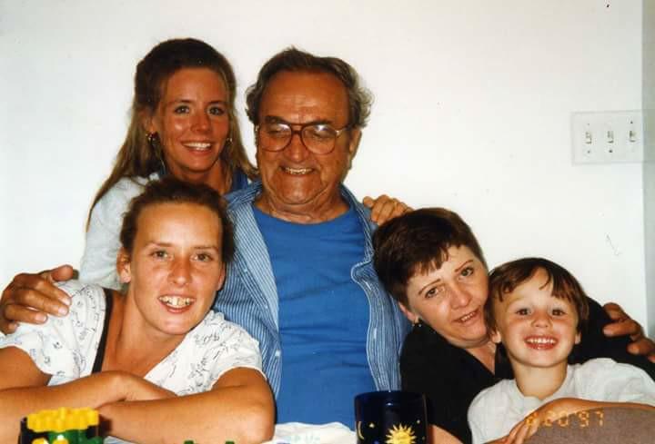 Beautiful picture of the Powell's my next door neighbours and my dad. Wish everyone a Merry Christmas and a Happy New Year.