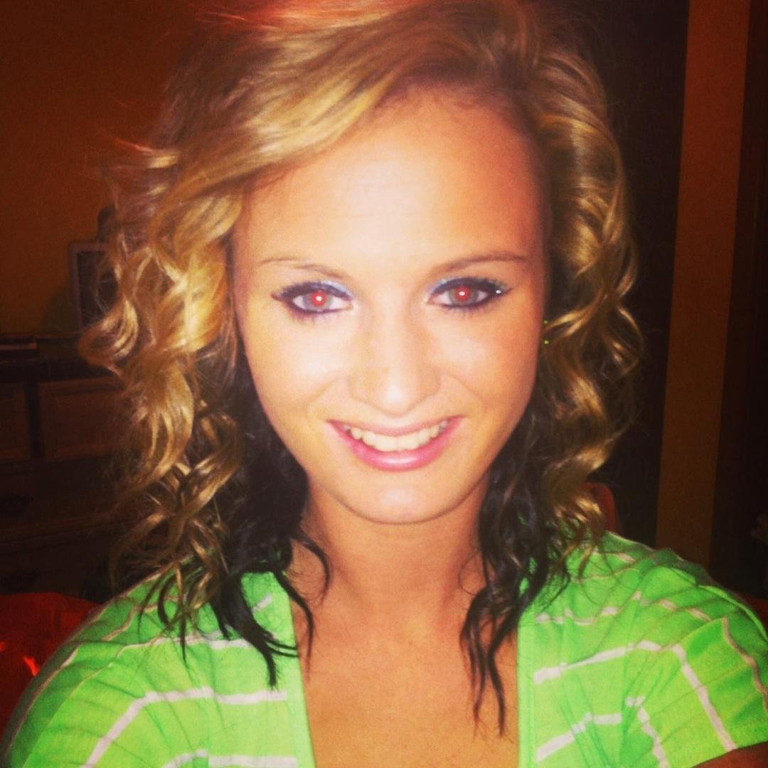 Wcw. This girl right here is the most amazing girl a guy could ask for. She's beautiful, funny, and always seems to put me in a better mood when I'm down. I love you Kayla Jewell Kaufman. You're THE best(: