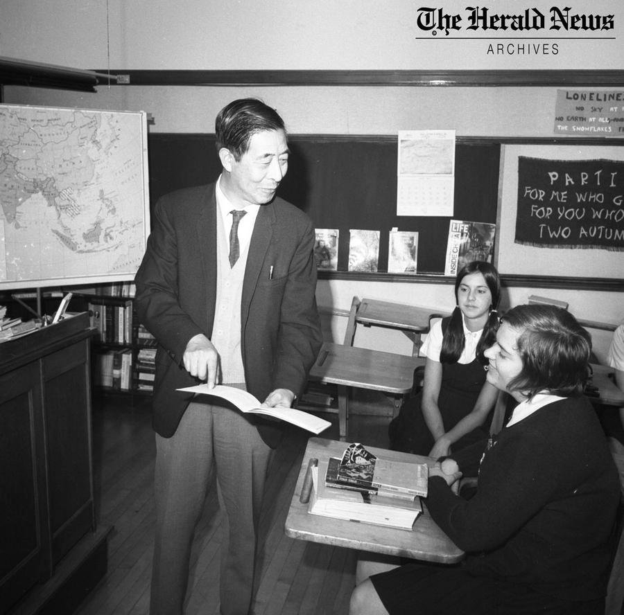 Dr. Hsia, Chinese Historical contributions to UMASS/Dartmouth. This photo appears to be him visiting a local school and giving a lecture on China......