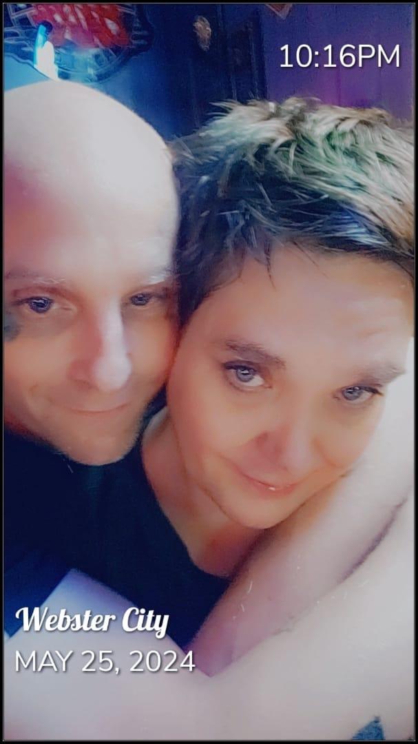 Me and my girl kat just hanging out and having some fun. ....love u girl.....