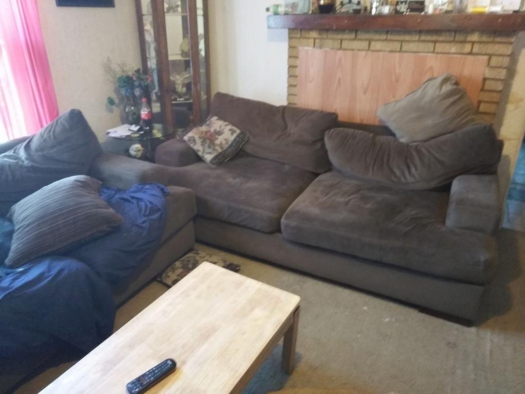 This is the couch I'm getting rid of any takers