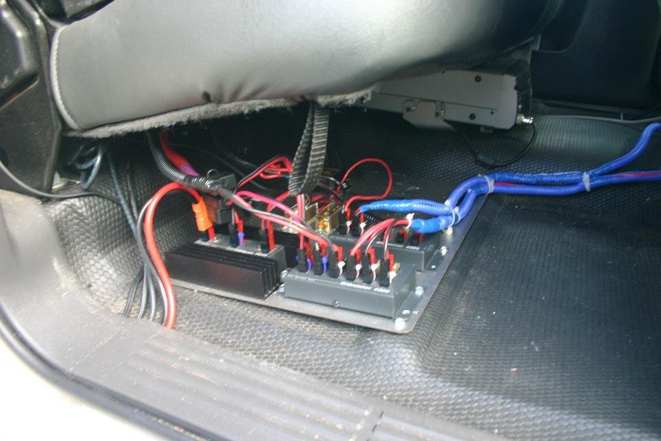 1 PG40, 2 Rig Runner 4005 & 1 TS-B2000 Radio.