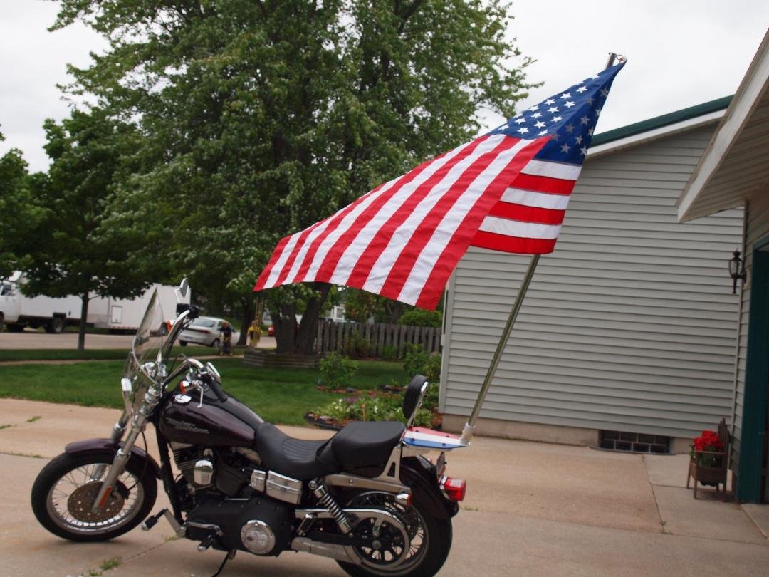 Floyd Foreman's album, Patriot Guard Flag Mount