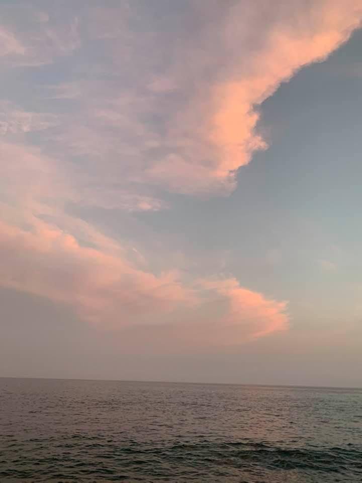 My friends in the sky, clouds ⛅️, how magnificent 🌈🙏😇