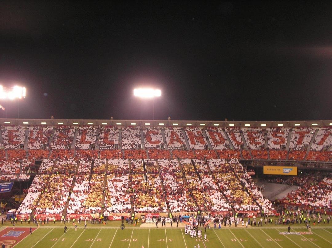 Card stunt! Pull out seats couldn't get their act together