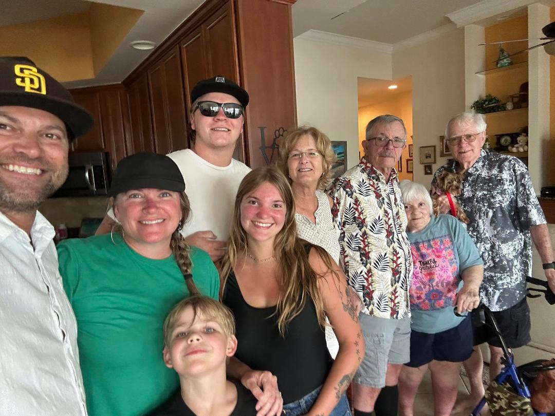 We love our Colorado family! My niece and some of her family and my big brother and his wife spent the afternoon together yesterday.
My heart is happy! ❤️