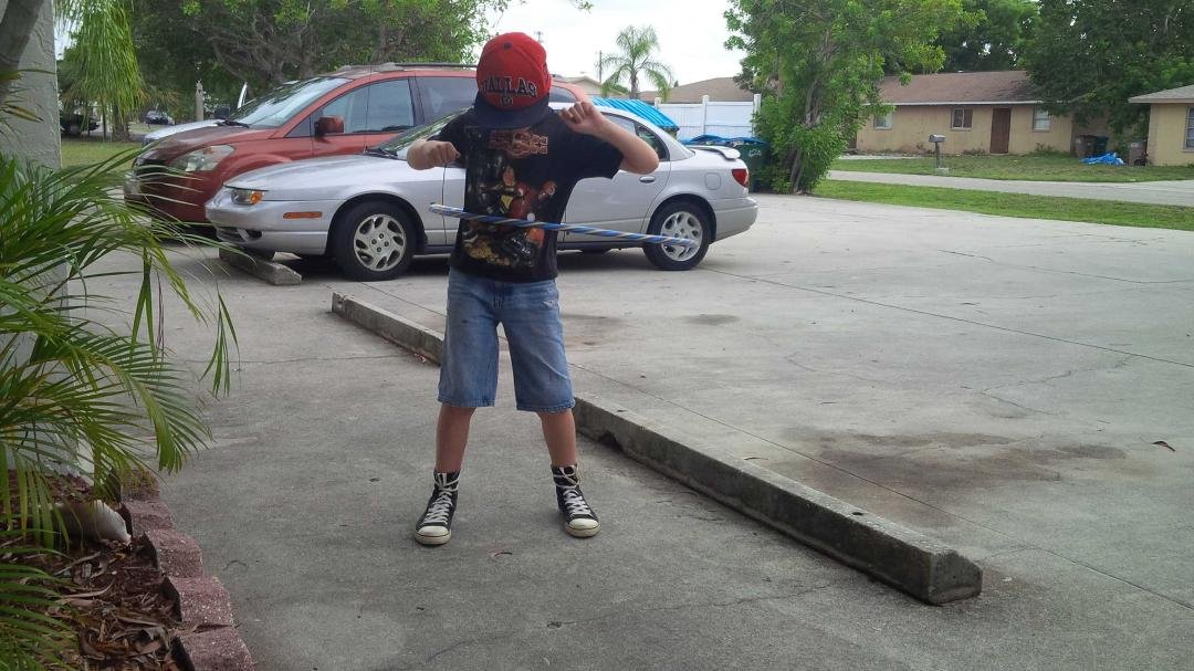 Wm can do the hula hoop!