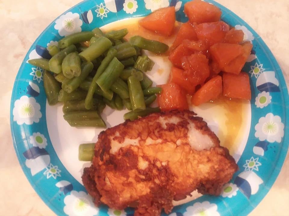 Pork chop, sweet potatoes & green beans sure was good.
