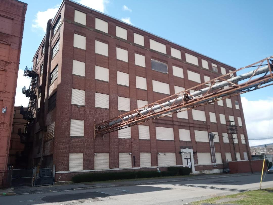 Today I'm at the former Capital Records pressing plant in Scranton PA. This is where all of our Beatles records came from in the '60's!!!