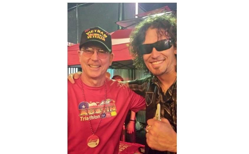 OK, meet Dave Bray, lead singer of Madison Rising. We met at one of his concerts in San Antonio. The advertise themselves a America's Greatest Rock Band. IMHO, it's true.