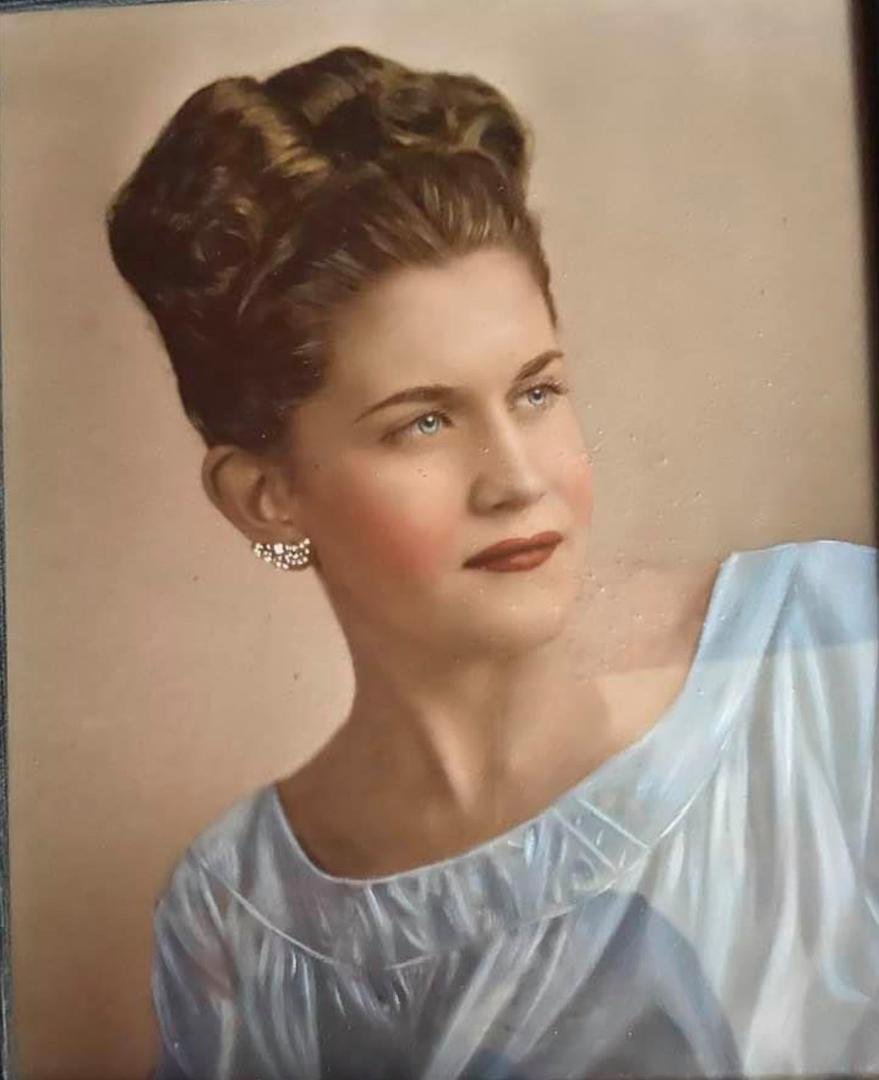 HAPPY HEAVENLY BIRTHDAY TO MY WONDERFUL MOTHER!! I love and miss you everyday! 💖💖💖🌷❤️🥲