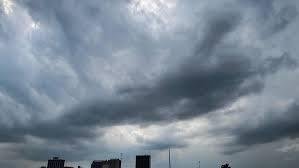 The past few days storms have dropped some much needed rain, mostly in short bursts, with plenty of sun in between. Another of those happened just minutes ago, inspiring this verse.
Monday night: I felt the poem was incom
