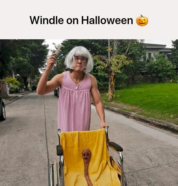 Jessica Genemetes in the wheelchair 😂🤪