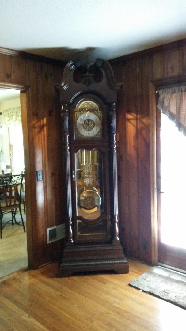 It's here.... I still can't believe we have such a beautiful clock.... thank you Wayne, ok, I can stop sobbing now... feeling blessed.....