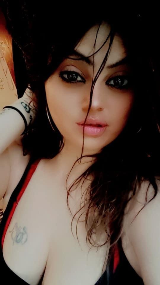 Dezarae Conniff's album, Mobile uploads