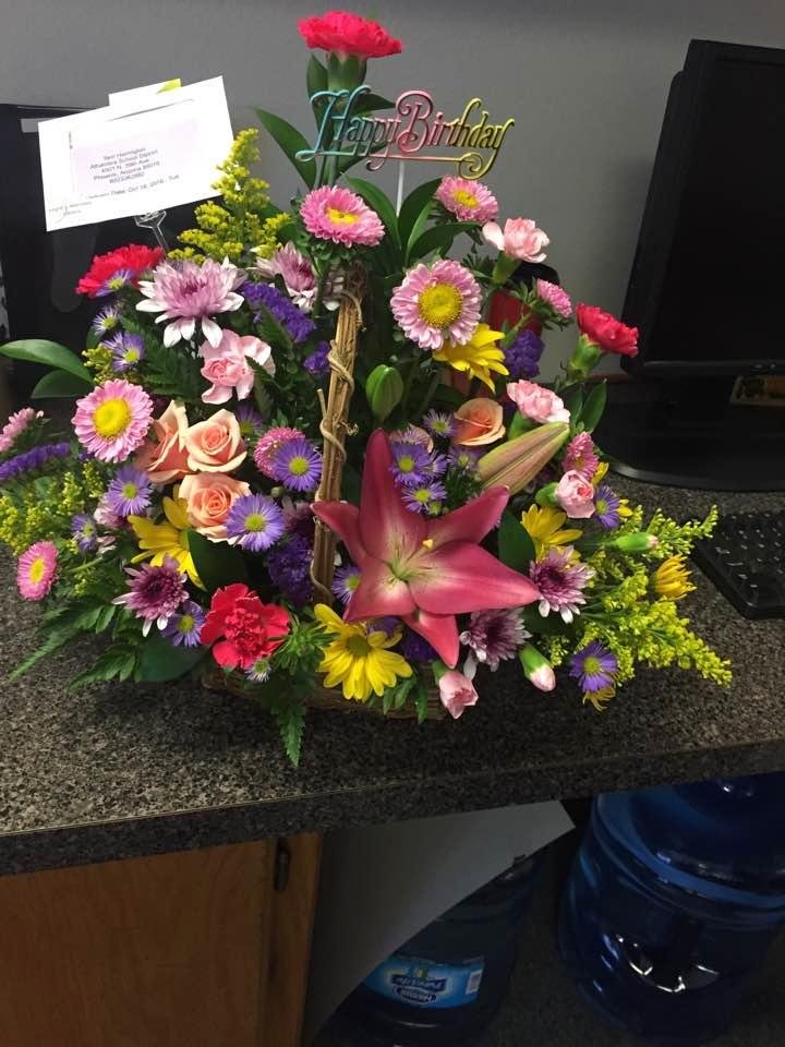 I would like to thank John Frankenfield and Kay Frankenfield for the beautiful flowers today. You both, as always, are too kind. 💕💕