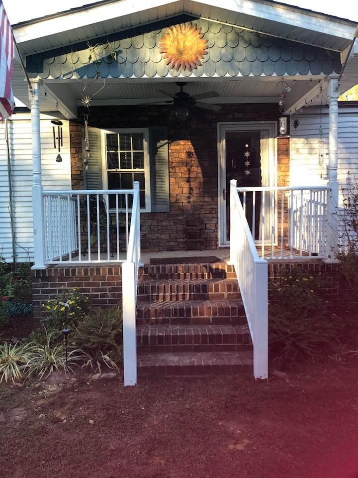 I would like to thank Todd and Theress Simpson for letting me live in this beautiful house and all they do for me l love you both 🎃🎃