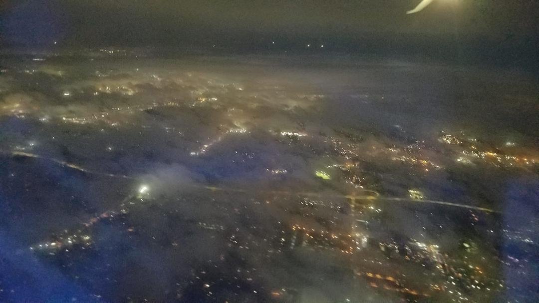 Chicago through the clouds.
Heading home.