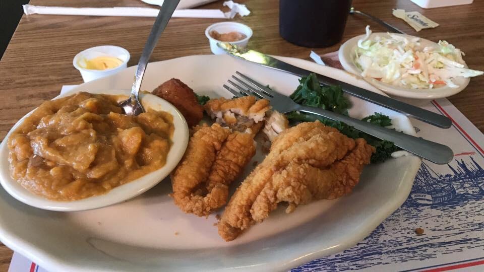Stopping for lunch on our way to Amelia Island. Of course we had to stop for more fish (catfish).
