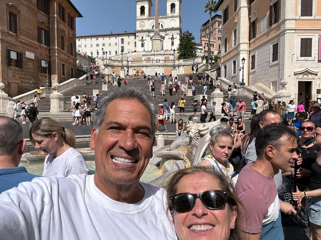 When in Rome…..Part 4, the Spanish steps. 🇮🇹
.
.
.
.
.
#bobbycollins #bobbycollinscomedian
#rome #romeitaly #share #italianfood #share
