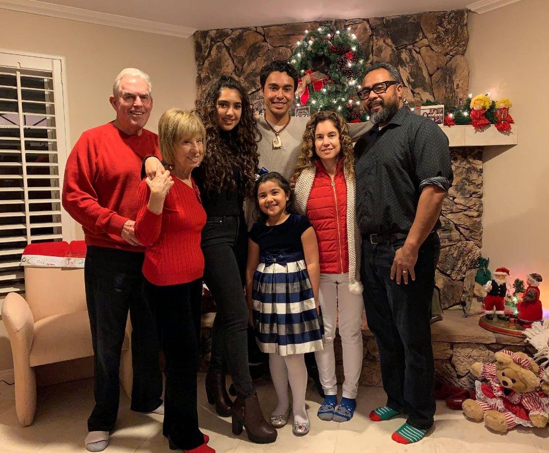 Merry Christmas to all my family & friends. We love you!