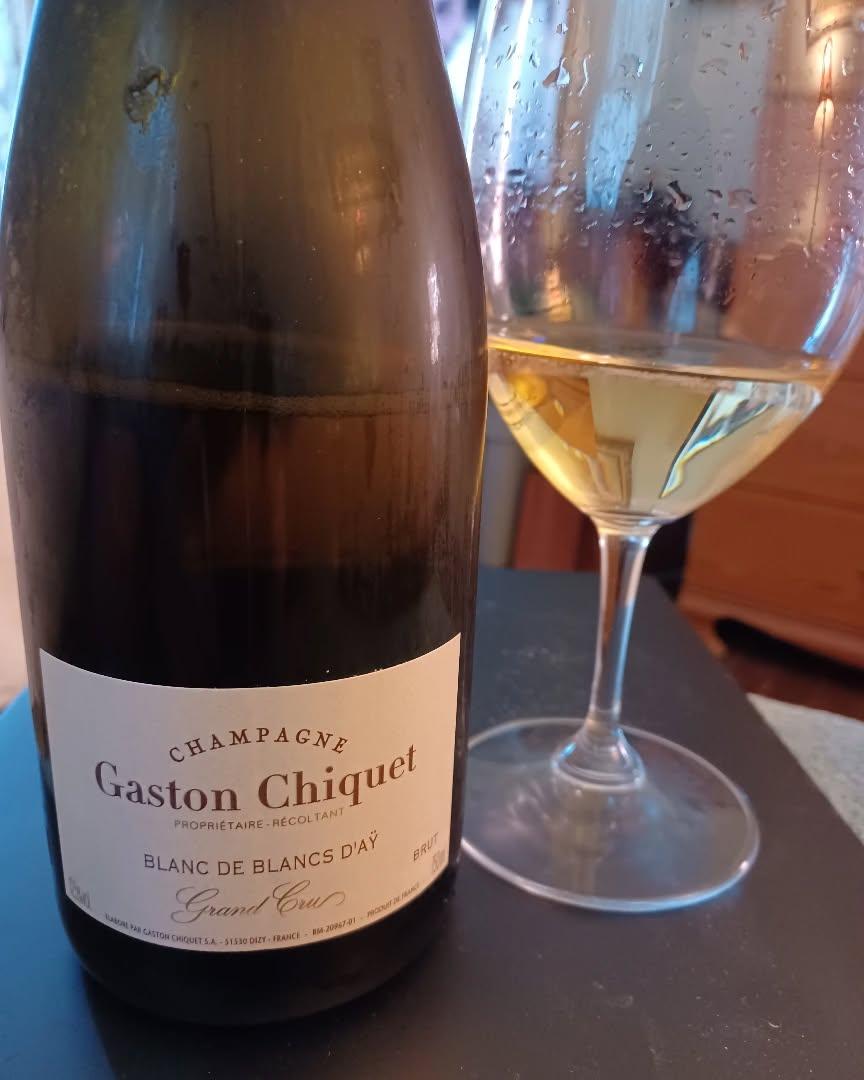 Chiquet Grand Cru NV BdB d'Aÿ (93 Points) Big, elegant, round, creamy, with oystershell, lemon-oil, lime zest, lavender & nectarine skin. Great balance, & drinks low(ish) dosage. Big Yum, as usual.