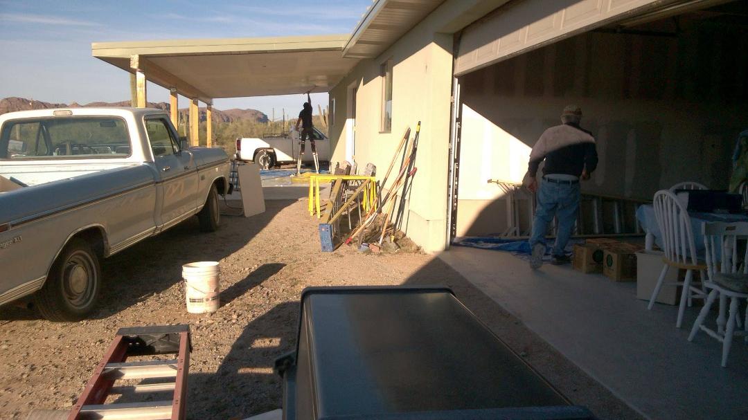 They just finished taping the house yesterday so we were not expecting the plasterers this morning at 7am. A crew of four showed up. WE ARE GETTING PLASTERED!!!!!!!!!!