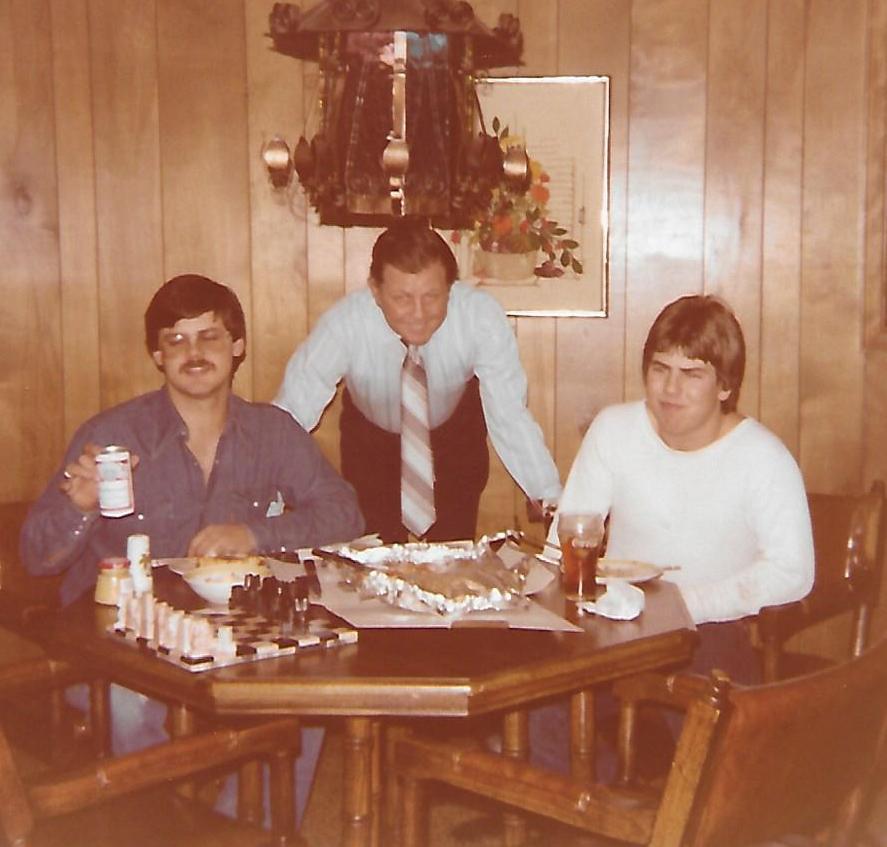 Tom Powers' album, Photos